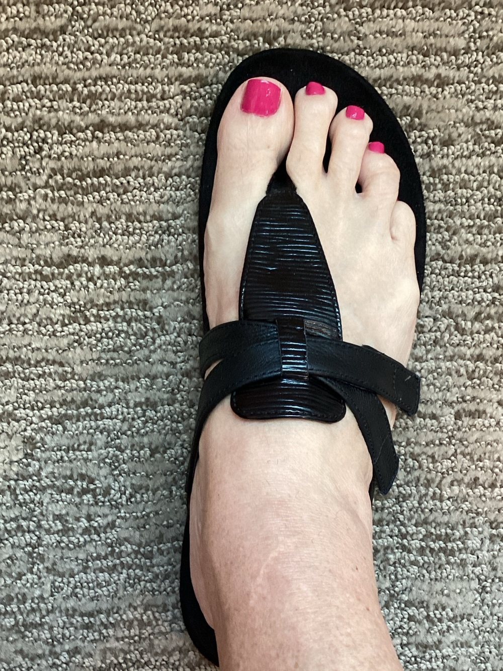 Vionic Black Women's Toe-Post Slide Sandal